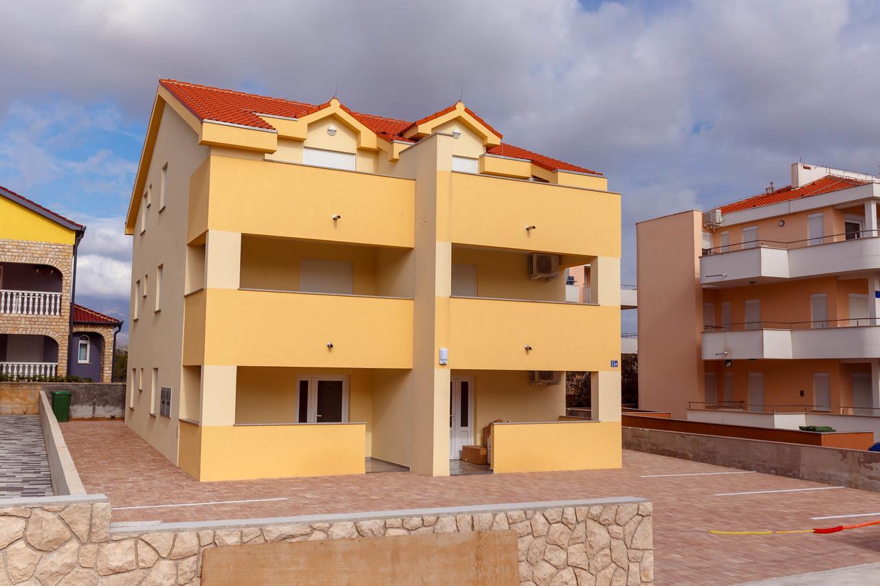 Summer Fun Apartments Novalja Luaran gambar