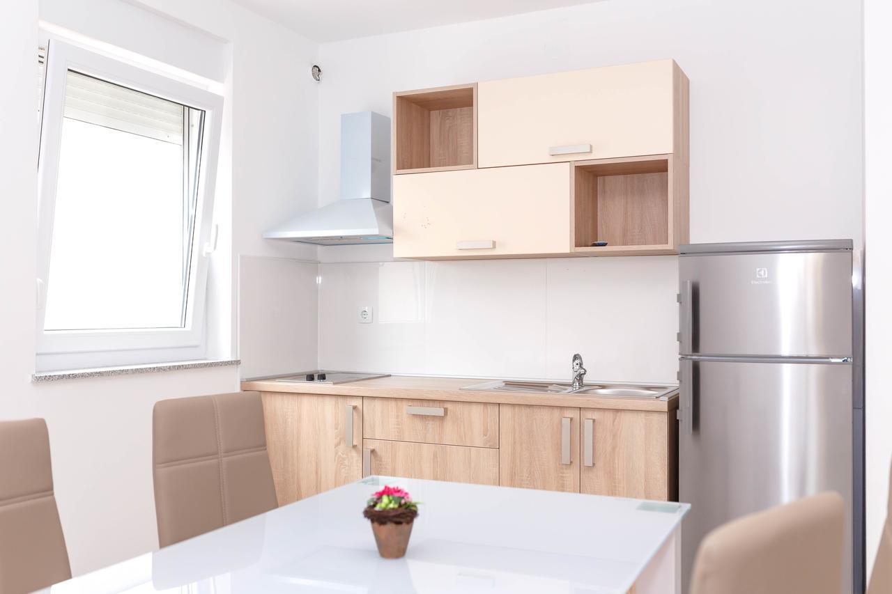 Summer Fun Apartments Novalja Luaran gambar