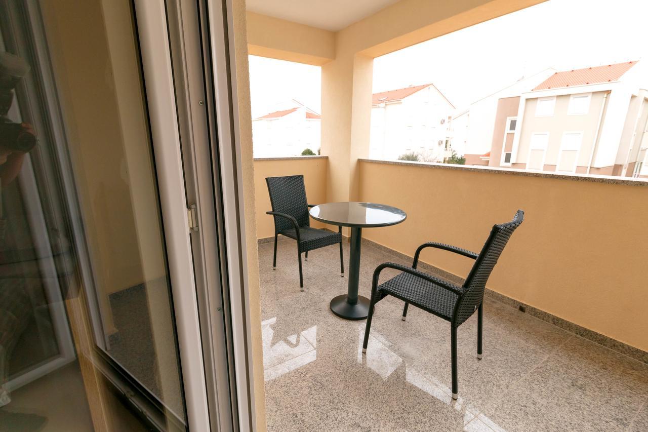 Summer Fun Apartments Novalja Luaran gambar